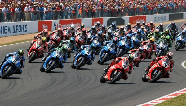 Pourquoi le championnat de Superbike passionne les foules