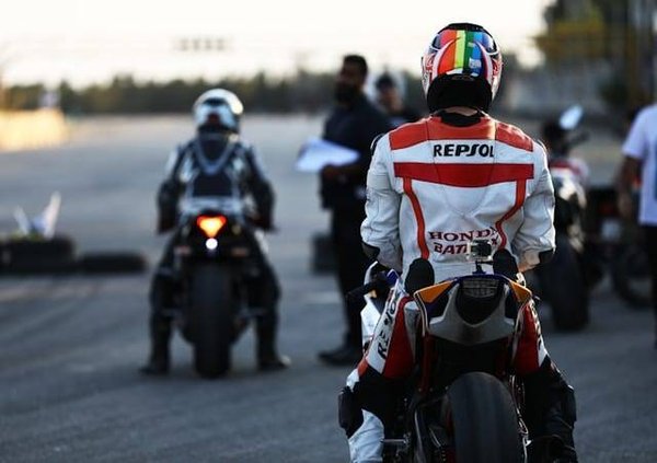 Améliorez votre performance en MotoGP : Stratégies et techniques des pilotes pros